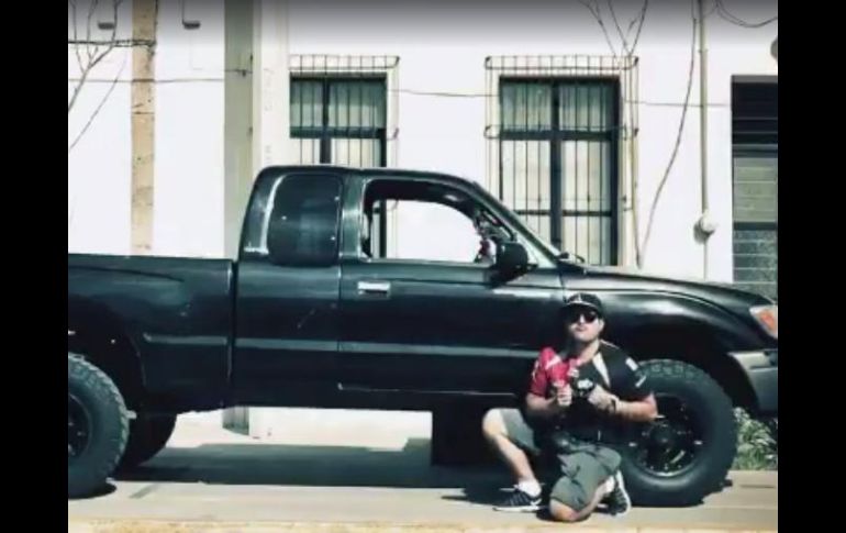 Por la mañana de este viernes, Alfaro ofreció una disculpa por un video publicitario que utiliza a un seguidor del Atlas. FACEBOOK / Vivir Guadalajara