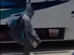 Un video que circula en redes sociales muestra el saqueo a una tienda de conveniencia. ESPECIAL / Radiorama Noticias