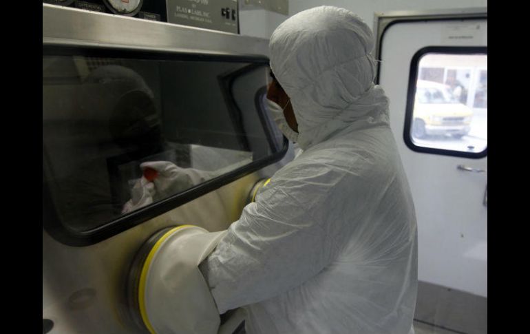 Autoridades sanitarias toman muestras diarias para descartar que el virus ah7N3 se expanda a otras granjas. EL INFORMADOR / ARCHIVO