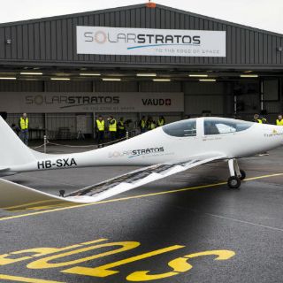 Un nuevo avión solar completa su primer vuelo