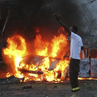 Explosión de coche bomba deja siete muertos en Somalia