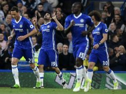 Los dirigidos por el técnico italiano Antonio Conte no despreciaron la oportunidad de despegarse en la cima. EFE / W. Oliver