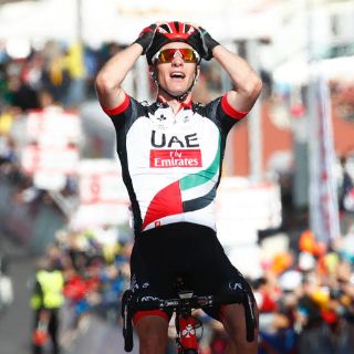 Ciclista esloveno gana cuarta etapa del Giro de Italia