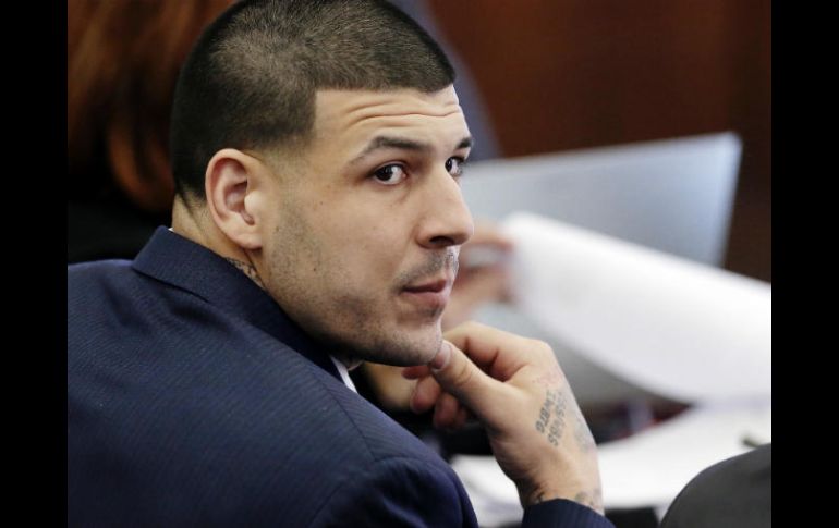 El ex jugador de Patriotas de Nueva Inglaterra se suicidó en abril en la celda donde cumplía con una cadena perpetua. AP / ARCHIVO