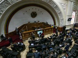 Se aprobó denunciar ante la Defensoría del Pueblo, la Fiscalía y organismos como la ONU y OEA ‘la violación de los derechos políticos’. EFE / C. Hernández