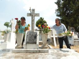 La Secretaría de Movilidad implementa el operativo para cuidar la seguridad de quienes acudan a los cementerios. EL INFORMADOR / F. Atilano