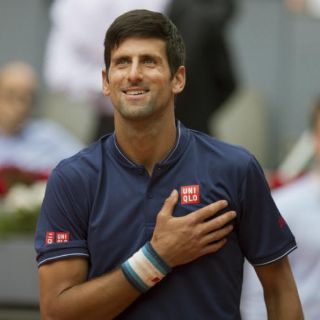 Djokovic se mete en octavos del Masters de Madrid