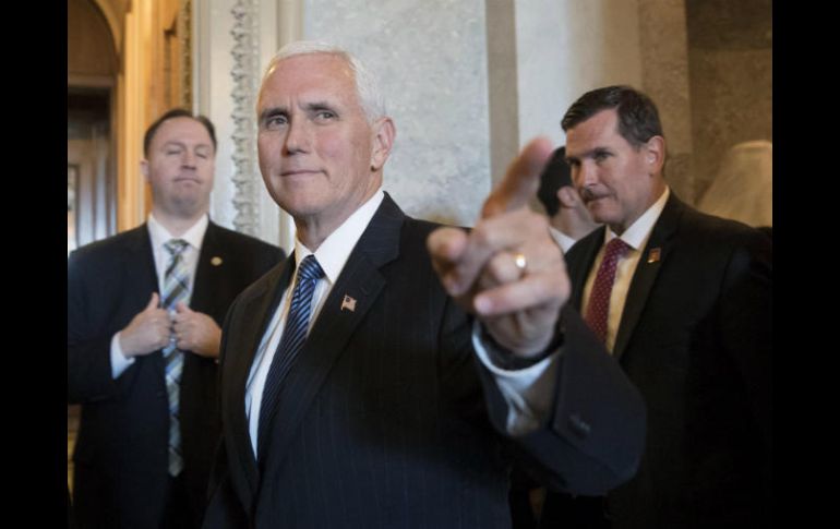 Pence insiste que Trump tomó la decisión correcta en el momento adecuado. EFE / M. Reynolds