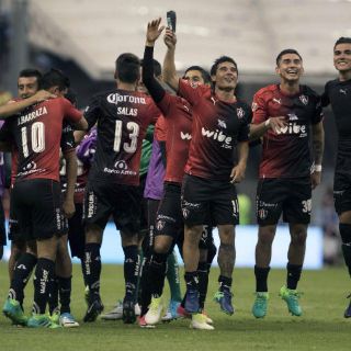 Atlas recibe a Chivas en duelo por el orgullo
