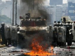 Varios vehículos blindados fueron estacionados para detener a los manifestantes EFE / C. Hernández