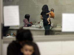 Señalan que el cierre de los centros requeriría que las autoridades liberen a los niños mientras mantienen retenidos a los padres. EFE / ARCHIVO