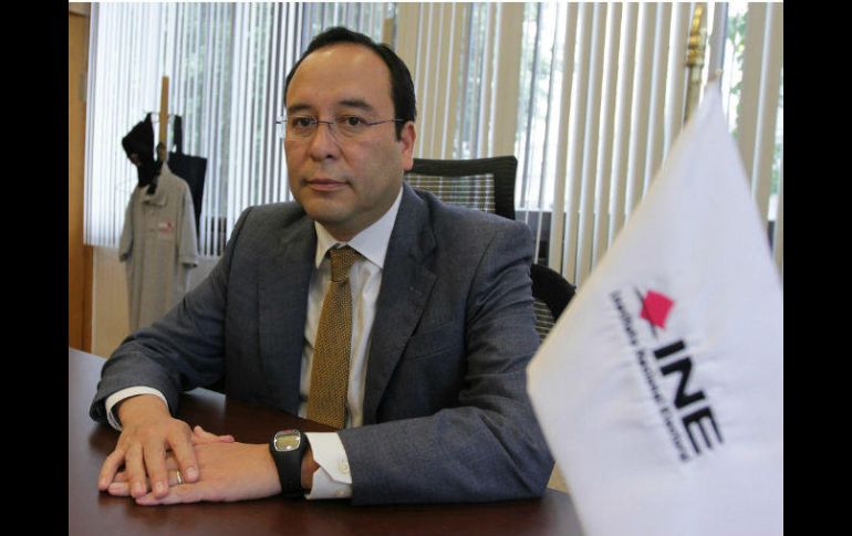 El consejero Ciro Murayama indicó que en el Edomex hay casi 14 mil 680 anuncios de los candidatos en la vía pública. NTX / ARCHIVO