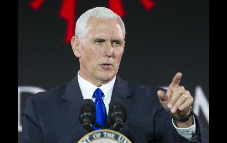 Mike Pence está a favor de recortar impuestos, es anti-gay, anti-aborto, anti-Obamacare y apoya el poderío militar, según Brodsky. AP / C. Owen