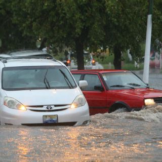 Ninguna precaución sobra al manejar bajo la lluvia