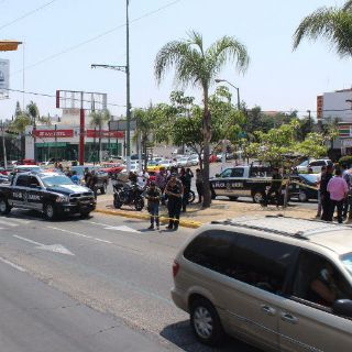 Escolta repele intento de asalto ‘conejero’; hay dos detenidos