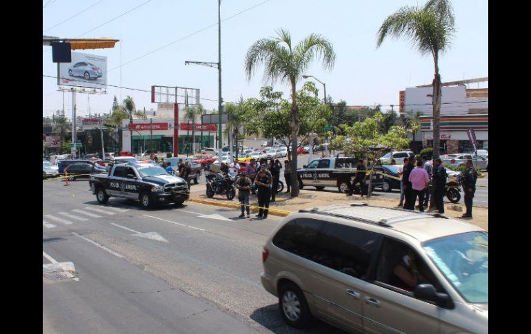 Los hombres intentaron huir, pero policías de Zapopan los persiguieron para luego detenerlos. ESPECIAL / Policía de Zapopan