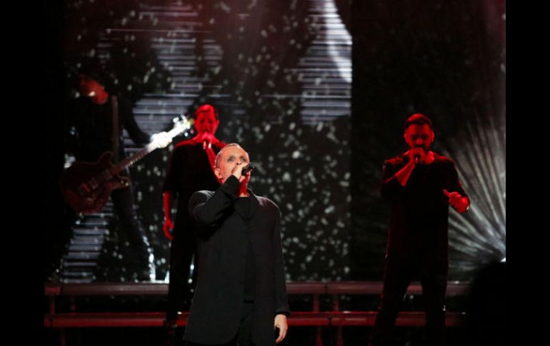 Con una audiencia de mayoría hispana y de mediana edad, el público coreó y bailó las canciones del artista. EFE /