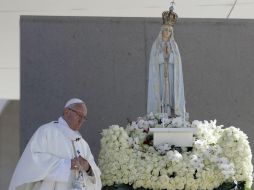 El Pontífice recuerda que la Virgen advierte a la humanidad sobre el peligro del infierno al cual conduce 'una vida sin Dios'. AP / A. Tarantino