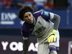 Rompe la marca impuesta durante la temporada 1995-1996 por el portero Ignacio Aizpurúa, quien durante recibió 79 goles. EFE / J. Diges