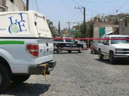 Las autoridades dieron aviso al Servicio Médico Forense para levantar el cuerpo y buscar indicios sobre el hecho. ESPECIAL /