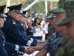 Cienfuegos entregó reconocimientos a los elementos graduados. TWITTER / @S_Cienfuegos_Z