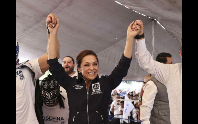 La abanderada del PAN por el Estado de México hace campaña en Naucalpan este domingo. SUN / ARCHIVO
