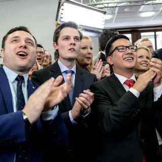 Importante triunfo de partido de Merkel anticipa su relección