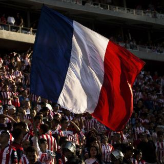 Recibimiento de gala en el Clásico Tapatío
