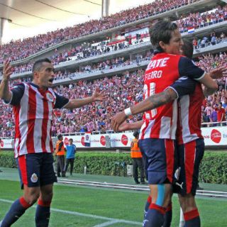 Chivas trolea al Atlas