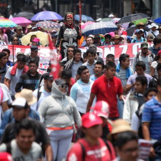 En Día del Maestro, reciben en Segob a comisión de la CNTE