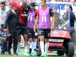 Por la lesión, Jiménez tuvo que abandonar el partido ante Chivas al minuto 38. MEXSPORT / ARCHIVO