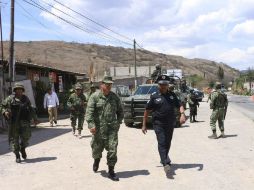 Fuerzas federales y estatales detuvieron a individuos no acreditados en las instalaciones policiacas portando armas. TWITTER / @RAlvarezHeredia