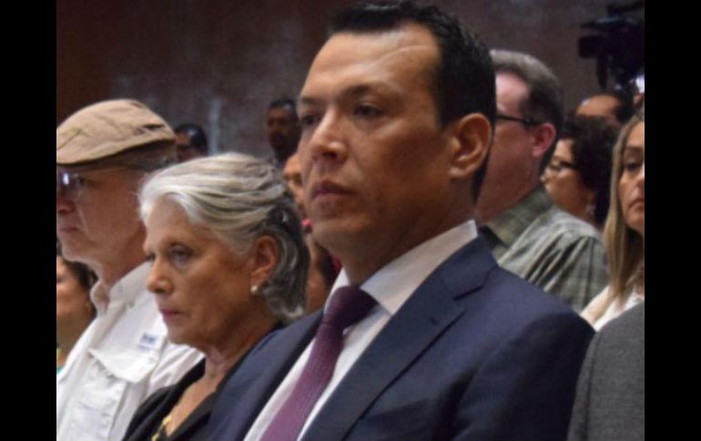 López Lara recordó que la postura del Ejecutivo es eliminar el financiamiento a partidos políticos en años no electorales. TWITTER / @RobertoLopezJal