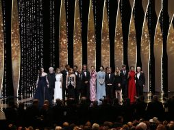 El director iraní Asghar Farhadi y la hija del actor Johnny Depp inauguraron  la 70 edición de Cannes. EFE / J. Warnand