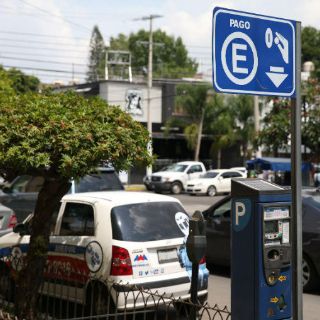 Guadalajara evalúa parquímetros virtuales