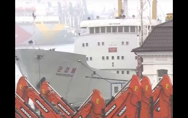 El Man Gyong Bong también transportará mercancías entre ambos puertos. YOUTUBE / Россия 24