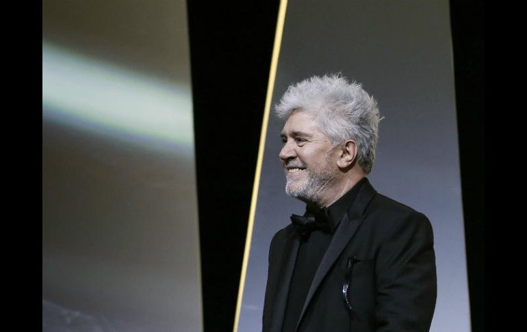 Almodóvar inauguró como jurado el día de ayer la primera alfombra roja de Cannes. EFE / G. Horcajuelo
