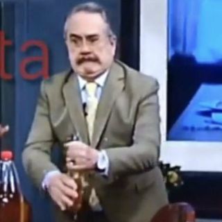 Pedro Sola sufre momento incómodo en comercial