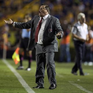 Miguel Herrera explota tras juego ante Tigres