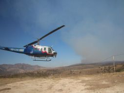 Uno de los helicópteros utilizados para combatir el incendio. ESPECIAL / Gobierno de Zapopan