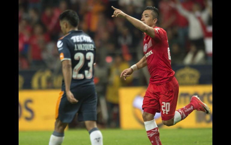Fernando Uribe comprobó el jueves pasado la debilidad del Guadalajara, al hacerle el gol de la igualada en el Nemesio Diez. MEXSPORT / V. León
