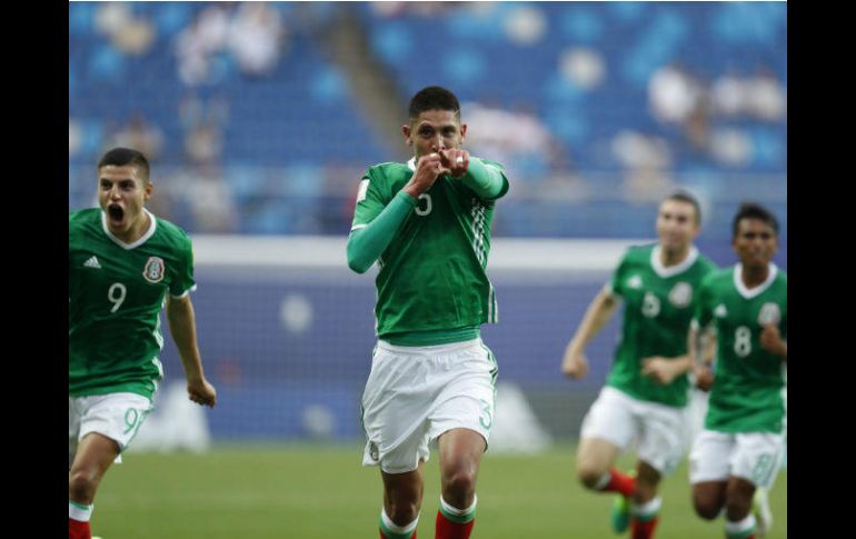 Edson Álvarez anotó en el 90+4 el gol que rescató el partido frente a Vanuatu, una selección semiprofesional. EFE / H. Jeon