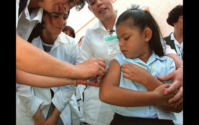 Recuerdan que las vacunas son gratuitas, por lo que los padres de familia deben acudir con sus hijos a su unidad de salud. EL INFORMADOR / ARCHIVO