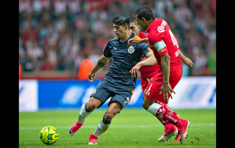 Podría revivir el poderío tapatío que llevó a Chivas a instancias finales, o seguir con el festejo centenario de los mexiquenses. MEXSPORT / ARCHIVO