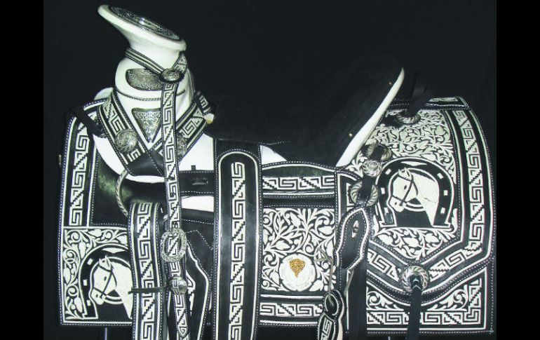 Las sillas para montar a caballo piteadas pueden alcanzar precios de hasta 50 mil pesos ESPECIAL / Talabartería El Centenario