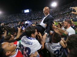 Zidane se dijo 'muy contento por dentro' por el triunfo. EFE / J. Zapata