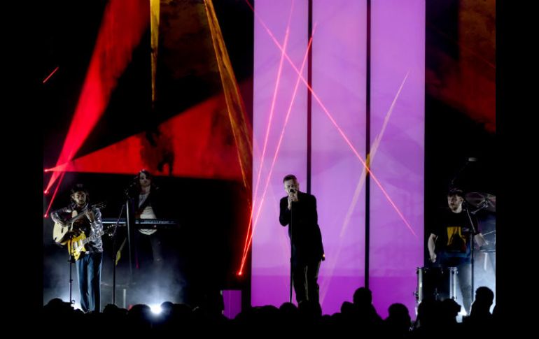 Dan Reynolds, vocalista de Imagine Dragons, apareció en el escenario para destacar el legado de Cornell. AP / C. Pizzello