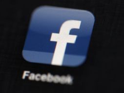 Facebook sólo dispone de cuatro mil 500 empleados para controlar los mares de información que en ella circula. AP / ARCHIVO