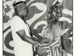 Beyoncé lució la parte de arriba de un bikini y un elaborado diseño pintado en su barriga. INSTAGRAM / beyonce