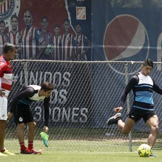 Fierro trabaja con normalidad; Pereira acelera recuperación